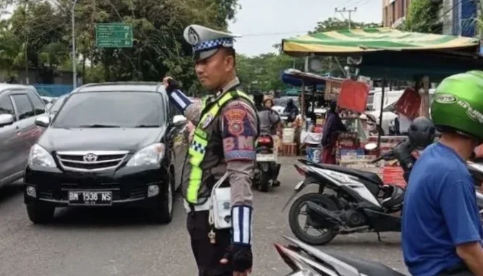 Jelang Imlek 2026, Pasar Sago Pekanbaru Padat, Polisi Berlakukan Rekayasa Lalu Lintas