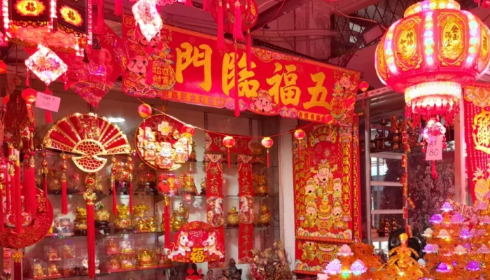 Jelang Imlek 2026, Perburuan Aksesori Imlek di Pekanbaru Tetap Ramai Meski Daya Beli Melambat