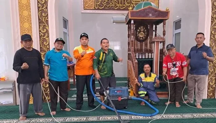 KUA se-Riau Gelar Gerakan Bersama Bersih-Bersih Masjid Sambut Ramadan 1447 H