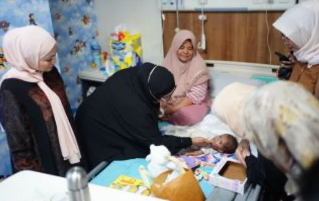 Kunjungi RSUD Arifin Achmad, TP PKK Riau Soroti Kasus Gizi Buruk Anak