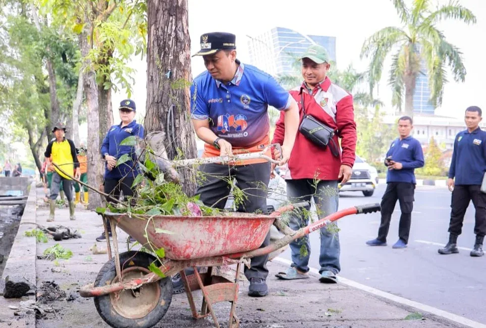 Kurve Serentak di Pekanbaru, Pemko dan Polisi Gas Pol Bersihkan Fasilitas Publik