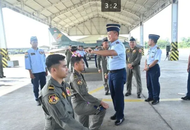 Lanud Roesmin Nurjadin Cetak Dua Pilot Tempur F-16 Baru