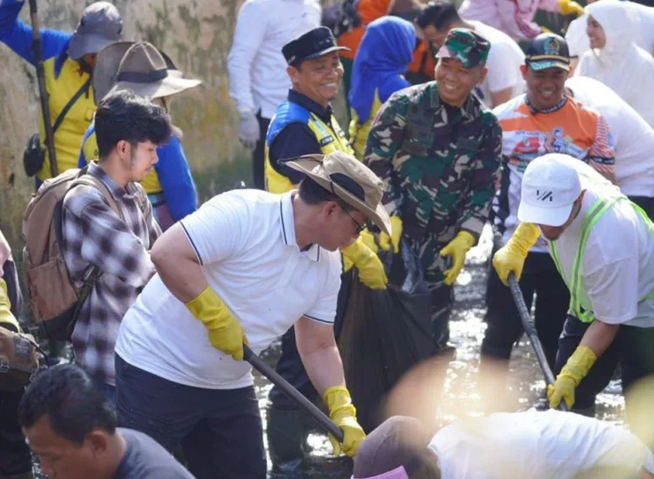 Pemprov Riau-Pemko Pekanbaru Bersinergi, Gotong Royong Massal Dorong Kota Bersih dan Sehat