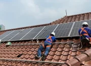 PLTS Atap Tersandera Regulasi, Transisi Energi Rumah Tangga Jalan di Tempat