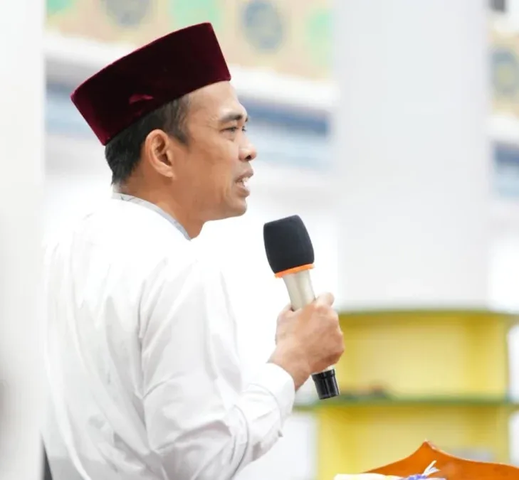 Ramadan 1447 H, Bupati Siak Subuh Berjamaah Bersama UAS di Masjid Al Fatah