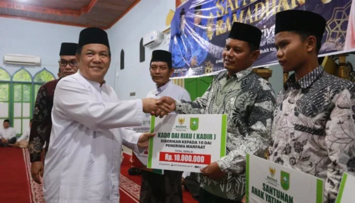 Safari Ramadan Dumai Dongkrak Ekonomi Lokal, Pemprov Riau Salurkan Puluhan Juta untuk Masjid dan Warga