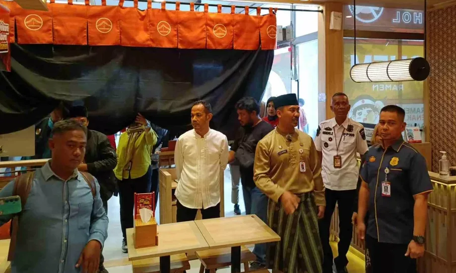 Satpol PP Pekanbaru Sidak Restoran Siang Hari saat Ramadan, Tanpa Izin Langsung Ditegur
