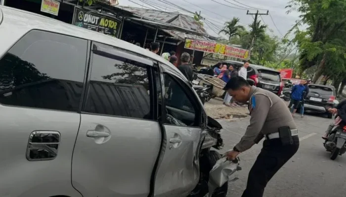 Tabrakan Beruntun Tiga Mobil di Bangkinang Kota, Satu Orang Luka Ringan