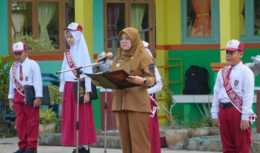 Bupati Siak Kembali ke Sekolah Lama, Soroti Semangat Belajar dan Pendidikan Karakter Siswa