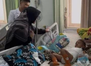 Bupati Siak Sidak Layanan Lebaran, Bagikan Ketupat dan Pastikan Pelayanan Tetap Prima