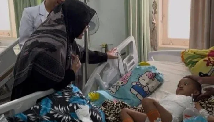Bupati Siak Sidak Layanan Lebaran, Bagikan Ketupat dan Pastikan Pelayanan Tetap Prima