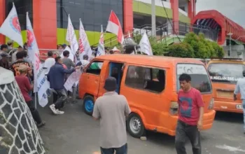 LSM Geruduk Kantor Wali Kota Bandar Lampung, Tuduh Ada Dugaan Pungli di Satpol PP: “Jika Perda Tak Ditegakkan, Siapa yang Bermain?”