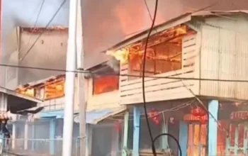 Kebakaran Hebat di Concong Inhil, 26 Rumah dan Mapolsek Ludes Terbakar
