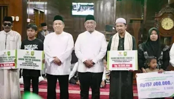 Safari Ramadan di Kunto Darussalam, Plt Gubernur Riau Janji Perbaiki Jalan Provinsi Sebelum Lebaran