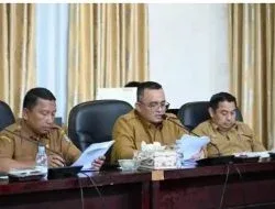 Dewan Perwakilan Rakyat Daerah (DPRD) Kabupaten Rokan Hulu bersama Tim Anggaran Pemerintah Daerah (TAPD) menggelar Rapat Dengar Pendapat (RDP), Selasa (20/01/2026). TN/Melva 