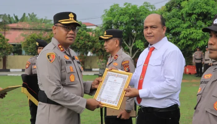37 Personel Terima Penghargaan Polres Kampar, Setelah Ungkap Kasus Besar