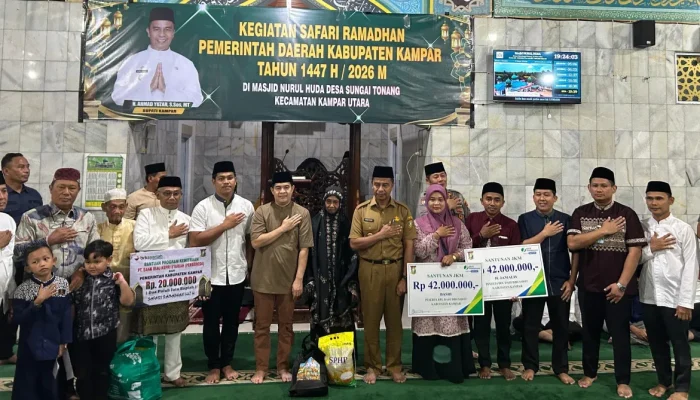 Bupati Kampar Serahkan Santunan Rp42 Juta untuk Pekerja Sawit, Bukti Nyata Program DBH Sawit