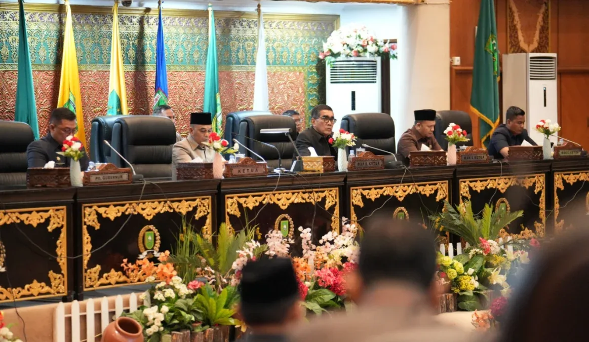 DPRD Riau Setujui Lanjut Ranperda Perlindungan Perempuan (3)