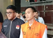 KPK Resmi Tahan Ajudan Gubernur Riau Nonaktif