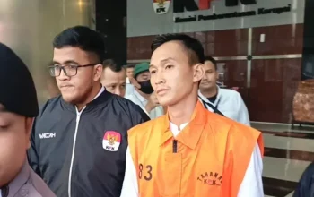 KPK Resmi Tahan Ajudan Gubernur Riau Nonaktif