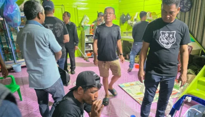 Penggerebekan Narkoba di Panipahan Rohil, Polisi Geledah Rumah Warga