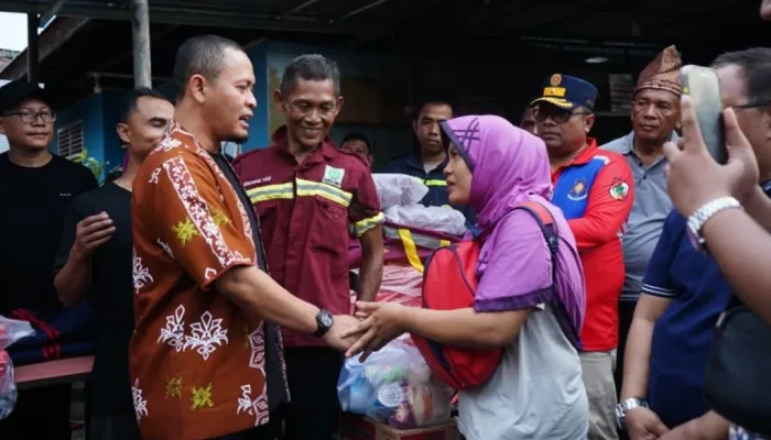 Wali Kota Pekanbaru Tinjau Kebakaran Jalan Abadi, Instruksikan Pendataan Korban