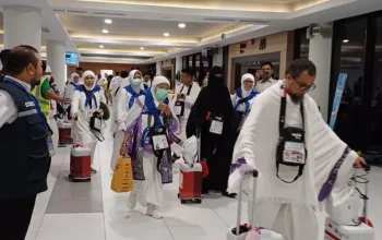 445 Jemaah Haji Riau Kloter BTH 11 Terbang ke Madinah, Total Keberangkatan Capai 3.981 Orang
