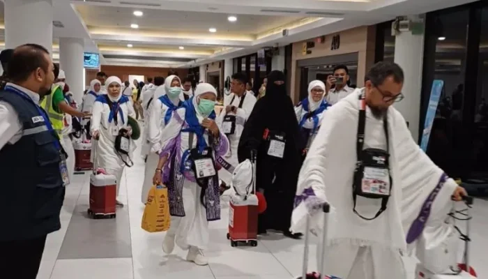445 Jemaah Haji Riau Kloter BTH 11 Terbang ke Madinah, Total Keberangkatan Capai 3.981 Orang