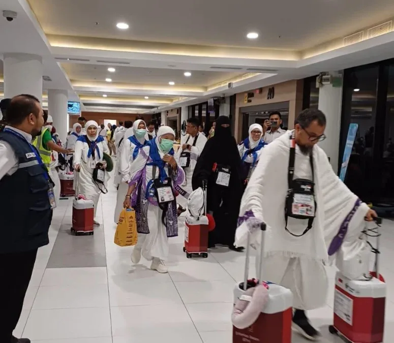 445 Jemaah Haji Riau Kloter BTH 11 Terbang ke Madinah, Total Keberangkatan Capai 3.981 Orang