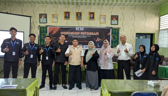 Lensa Kreatif Mahasiswa KPI IAIN Asah Bakat Fotografi Siswa SMAN 2 Bengkalis