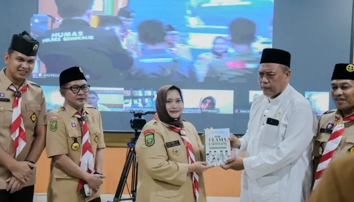 Kasmarni Luncurkan Buku Ulama Kharismatik Bengkalis Jilid II