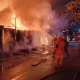 Kebakaran Kios Pekanbaru Dini Hari, Tiga Unit Hangus di Jalan Kuau