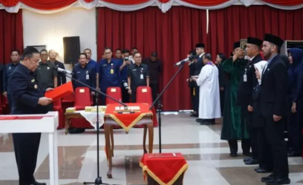 SF Hariyanto Lantik 77 Kepala Sekolah di Riau