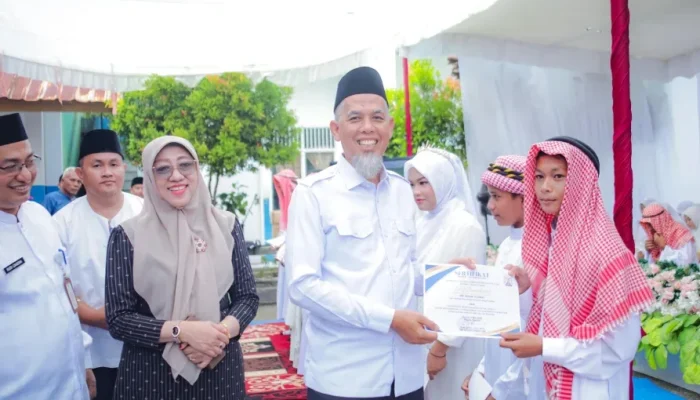 Wako Paisal Buka Wisuda Tahfidz SMPN 14 Dumai, Dorong Lahirnya Generasi Qurani