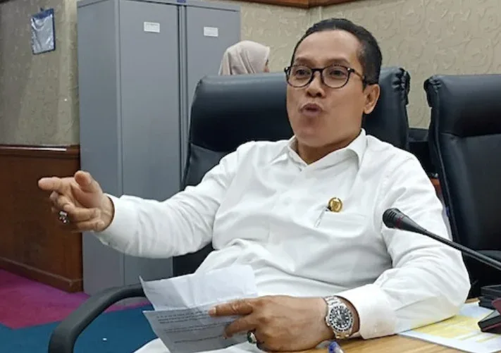 Direktur BUMD Riau Hadiri Sidang Abdul Wahid