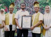 Kue Talam Ketan Durian Sepanjang 1,1 Km di Pekanbaru Pecahkan Rekor MURI
