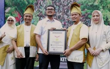 Kue Talam Ketan Durian Sepanjang 1,1 Km di Pekanbaru Pecahkan Rekor MURI