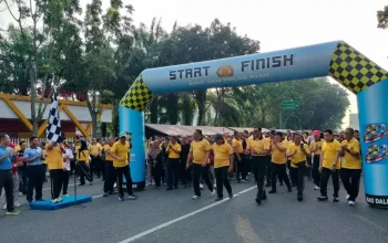 Hari Bhayangkara ke-80, Polda Riau Ajak Warga Olahraga Bersama dan Salurkan Bansos