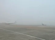 Kabut Tebal Ganggu Penerbangan di Bandara SSK II, Satu Pesawat Dialihkan ke Padang