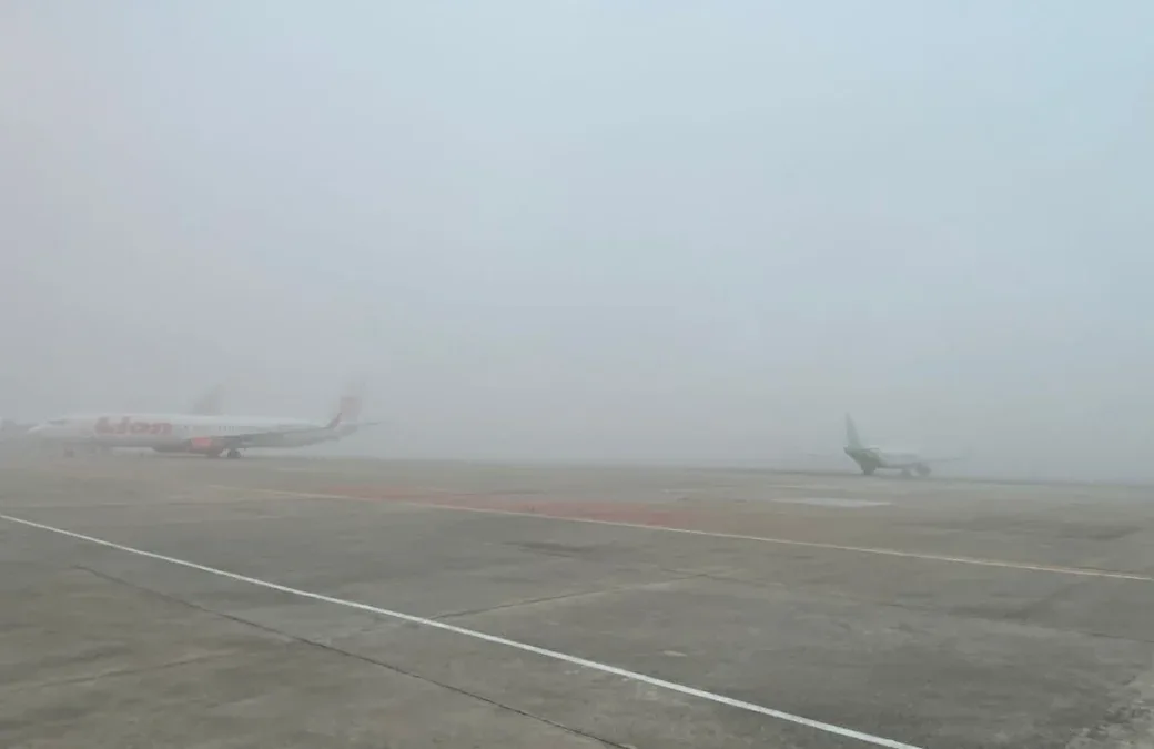 Kabut Tebal Ganggu Penerbangan di Bandara SSK II
