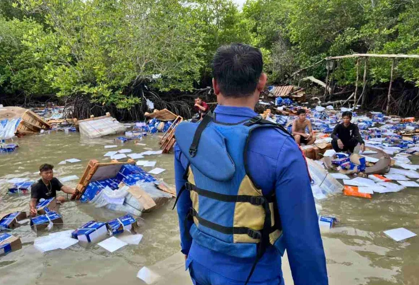 KLM Setia Bersama Tenggelam di Selat Rengit Meranti
