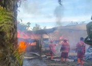 Usai Padamkan Karhutla di Kandis, Tim Manggala Agni Bantu Selamatkan Rumah Warga dari Kebakaran