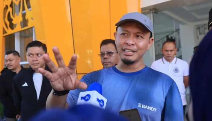 Pemko Pekanbaru Targetkan Pembersihan 200 Meter Drainase per Hari di Tiap Kecamatan
