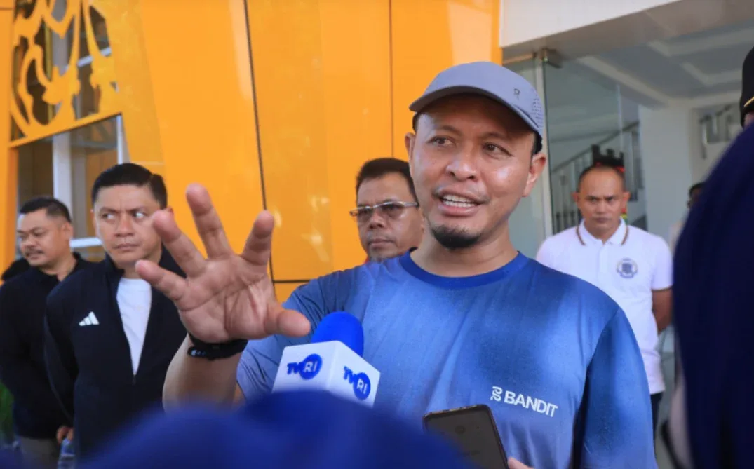Pekanbaru Target Bersihkan 200 Meter Drainase per Hari
