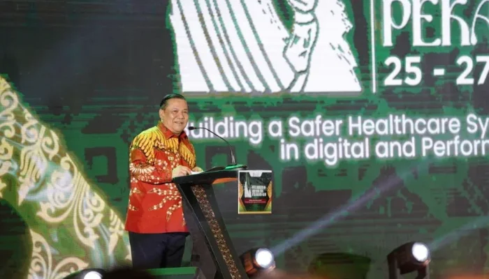Buka PIT dan Mukernas HISFARSI 2026, SF Hariyanto Soroti Keselamatan Pasien di Rumah Sakit