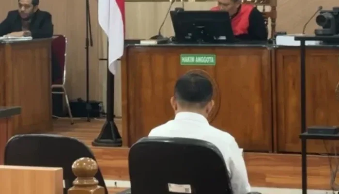 KPK Tuntut Tenaga Ahli Gubernur Riau Dani M Nursalam 4 Tahun Penjara