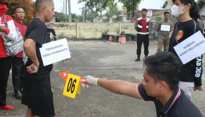 Rekonstruksi Kasus Pembunuhan Istri Siri di Pringsewu, Polisi Peragakan 17 Adegan Penusukan