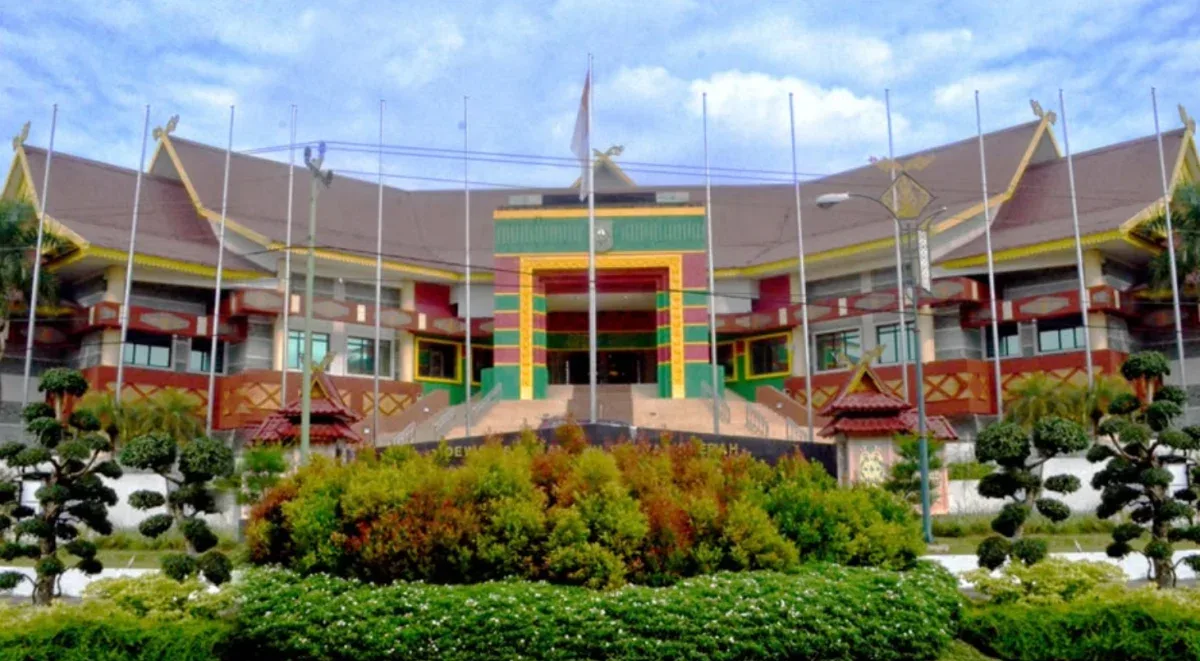 Pansus DPRD Riau Serahkan 16 Rekomendasi Pendapatan Daerah