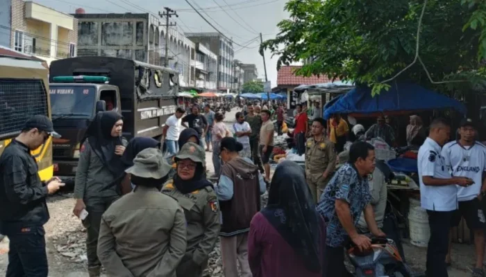 Pemko Pekanbaru Beri Peringatan Terakhir, Pedagang Jalan Teratai Diminta Segera Kosongkan Lapak