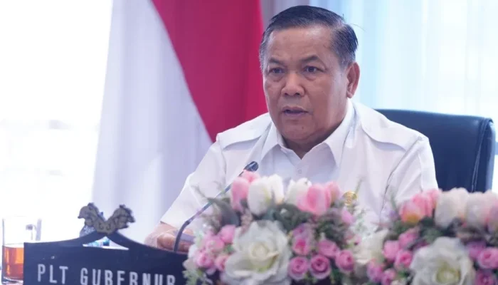 Plt Gubernur Riau Pastikan Tidak Ada PHK PPPK, Pemda Diminta Prioritaskan Gaji ASN